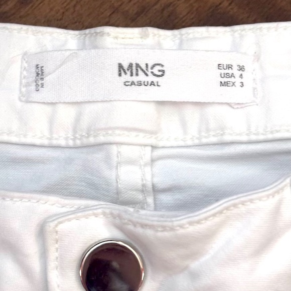 MNG by Mango White Ankle Jeans with Snap Button Trim - Size 4 (EUC) - Picture 5 of 7